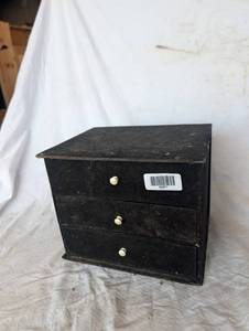 lot 36971 image: 3 Drawer Black Jewelry Box