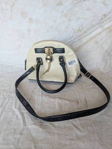 lot 36897 image: Cream & Black Purse