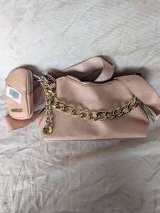 lot 36909 image: Pink Madden NYC Purse