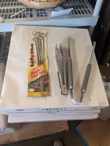 lot 37098 image: Lot of Grilling Items