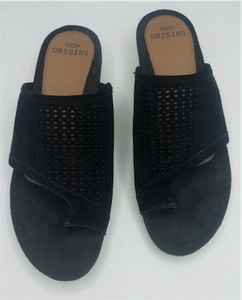 lot 1032 image: Earth Origins 8.5M Suede Slip-On Wedge Sandals Pearl Black Toe Straps
