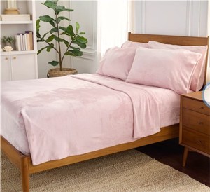 lot 1038 image: Berkshire Velvetsoft Sheet Set with Extra Pillowcase BLUSH see pics