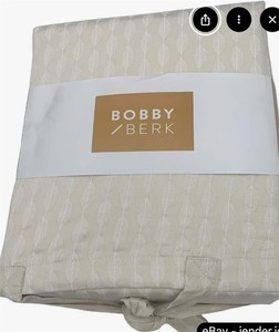 lot 1043 image: 100% Cotton 400TC Sheet Set by Bobby Berk QUEEN