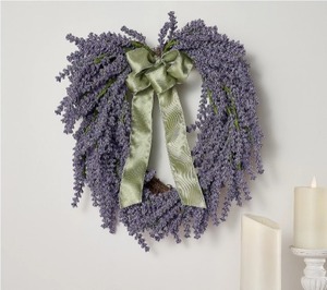 lot 1099 image: Lavender Heart Wreath by Valerie, 18