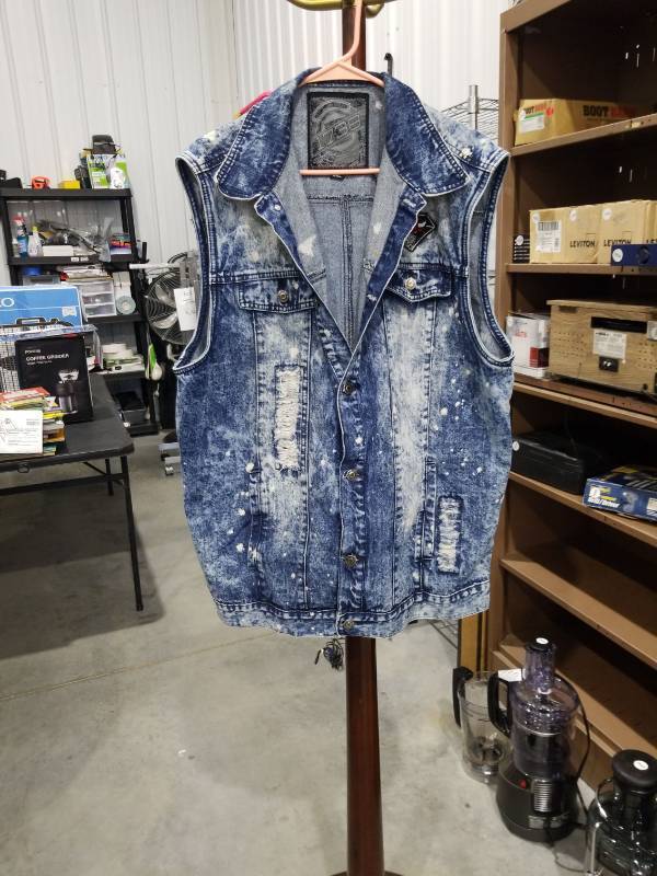 lot 2427 image: Denim Vest 3XL with Bull Graphic Back Panel