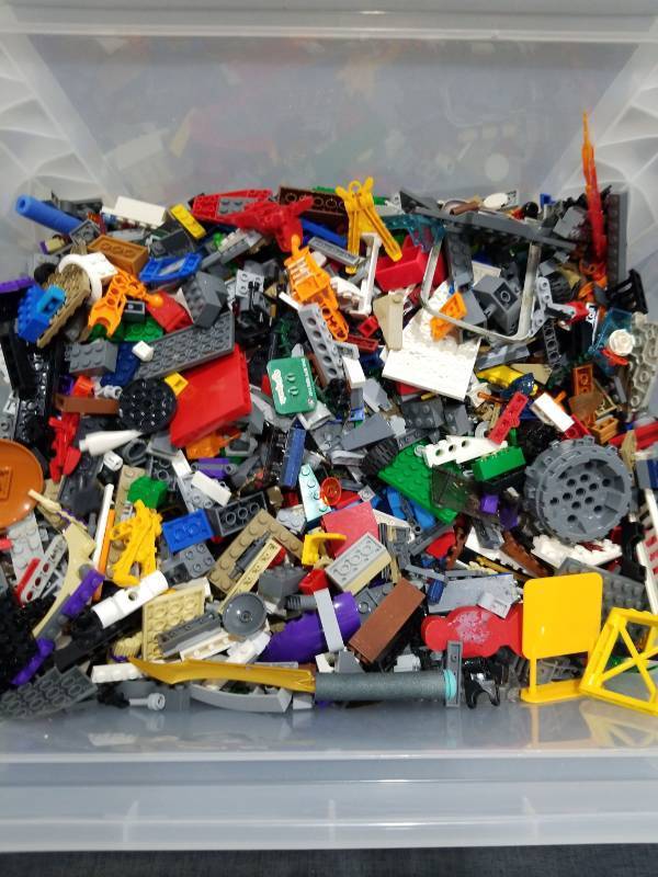 lot 2890 image: LEGO Bulk Lot Mixed Bricks Minifigures Parts Storage Container