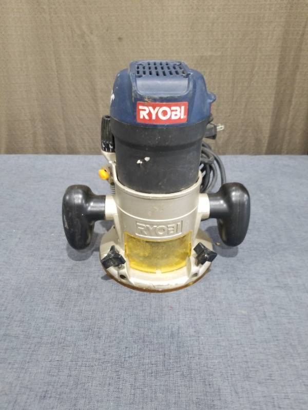 lot 2474 image: Ryobi R163 Corded Router 120V 8.5A 25000 RPM Model BB0635