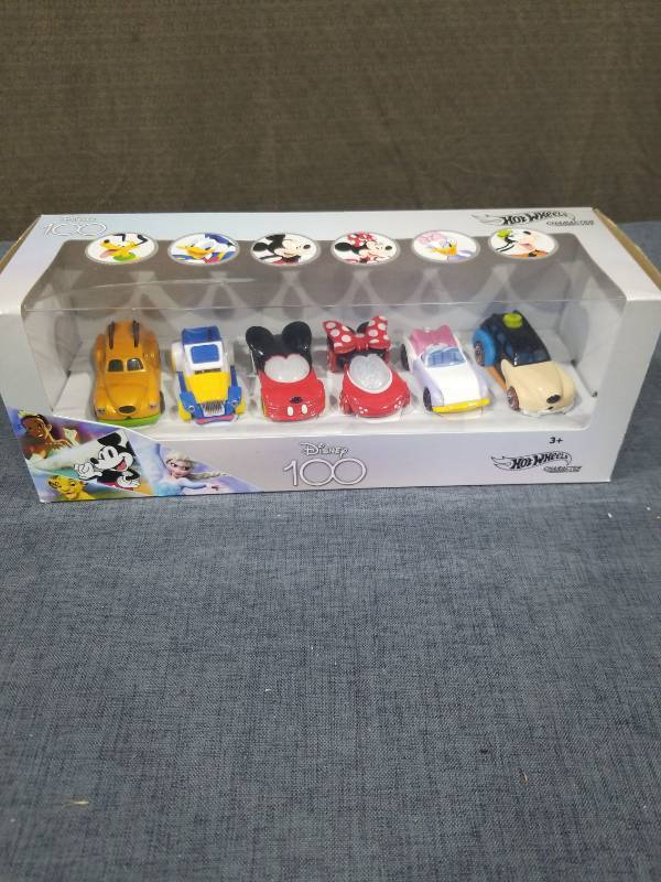 lot 2698 image: Hot Wheels Disney 100 Character Cars 6-Pack Set