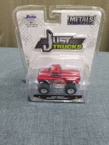 lot 1278 image: Jada Metals Die Cast Just Trucks 1958 Chevy Apache Stepside