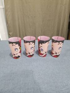 lot 1325 image: Betty Boop Drinking Glasses Set of 4