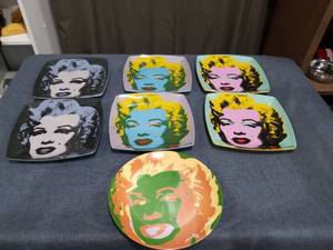 lot 1326 image: Pop Art Portrait Plates Set of 7 Decorative Dishes