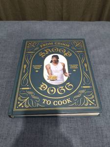 lot 1332 image: From Crook to Cook Snoop Dogg Cookbook Platinum Recipes