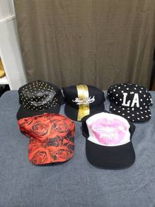 lot 1346 image: Lot of 5 Assorted Baseball Caps and Visors