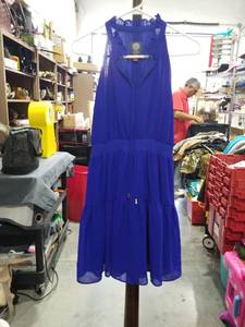 lot 1368 image: Vince Camuto Womens Sleeveless Blue Dress Size 8P