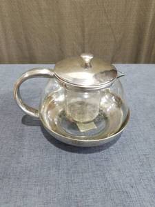 lot 1399 image: Glass Teapot with Stainless Steel Lid and Mesh Infuser