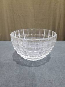 lot 1421 image: Clear Glass Bowl with Geometric Pattern