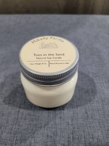 lot 1441 image: Milkelly Farms Toes in the Sand Natural Soy Candle 8 oz