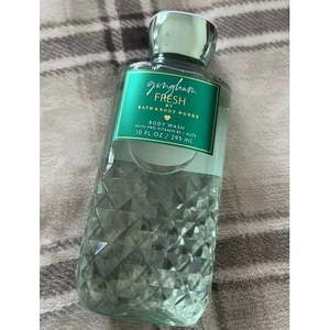 lot 1442 image: Bath and Body Works Gingham Fresh Body Wash 10 Fl Oz