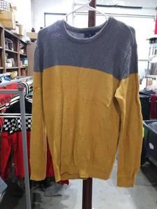 lot 1490 image: Gap Colorblock Crewneck Sweater Size M