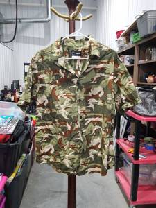 lot 1499 image: Original Use Camouflage Short Sleeve Shirt XL