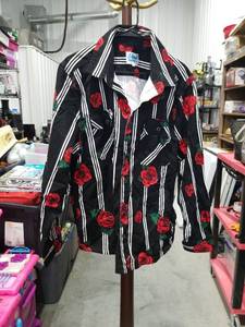 lot 1501 image: Fresh Prints of Bel-Air Shirt Black Red Rose Stripes XL