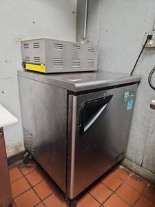 lot 21701 image: Turbo Air Commercial Undercounter Refrigerator - Model TUR-28SD