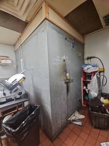 lot 21766 image: Nor-Lake Walk-In Cooler Box w Door Heater