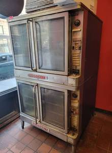 lot 21692 image: Blodgett Double Stack Commercial Convection Oven - Model EF-111