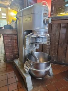 lot 21693 image: Hobart Commercial Food Prep Mixer - Model H600T