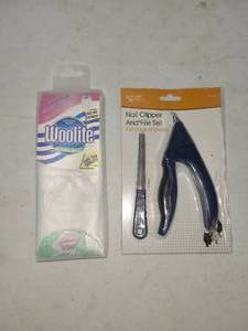lot 24 image: Emerson Nail Clipper AngleFiler Set With Wooden Foot Pads