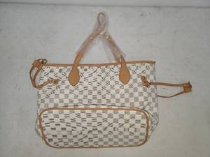 lot 33 image: Checkered Tote Bag with Tan Handles and Shoulder Strap