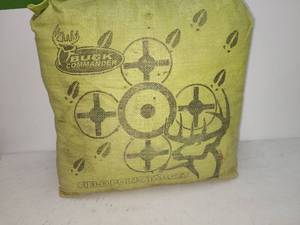 lot 62 image: Buck Commander Field Point Target