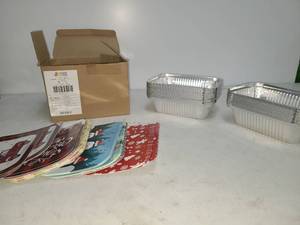 lot 76 image: Disposable Aluminum Food Containers and Holiday-Themed Trays Lot
