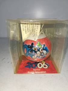 lot 150 image: Disneyland 2006 glass Ornament Mickey Mouse Disney Parks