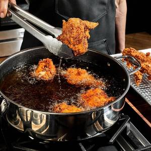 lot 1559 image: $229 HexClad 7 Qt Hybrid Nonstick Saut  Pan with Lid, Chicken Fryer  Dishwasher and Oven-Safe, Compatible with All Cooktops, Induction Ready, Stay-Cool Handle 7-Quart