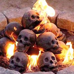 lot 4217 image: Firepit Skull Fire Logs, Halloween Spooky Pumpkin Ceramics Statue Skull Figurine for Indoor or Outdoor Fireplaces, Skulls Fire Shaped Stones for Fire Pit Bonfire Campfire Fireplaces A 1pc