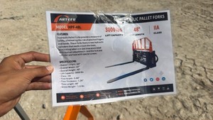 lot 6030 image: Unused Arteer Hydraulic Pallet Forks HPF-48L 3000 lbs 48 in Class IIA