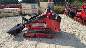 lot 1024 image: Unused SSL1500 Diesel Skid Steer Loader with Bucket Attachment