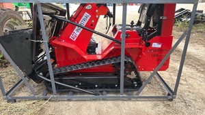 lot 7043 image: AGT 420cc MINI Skid Steer Loader with Tracks and seat