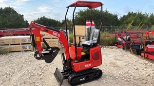 lot 1100 image: MINI Excavator ME15 800kg 2000x720x2200mm 2026