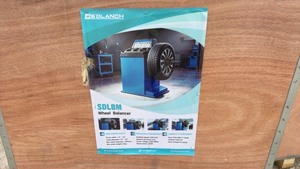 lot 1111 image: SDLANCH SDLBM Wheel Balancer