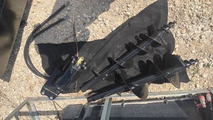 lot 1124 image: MINI EXCAVATOR AUGER attachment