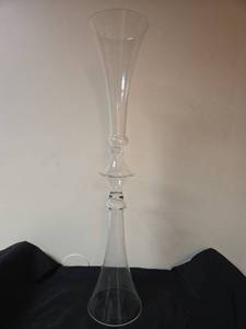 lot 131 image: Clear Glass Tall Vase with Tapered Neck and Pedestal Base&nbsp