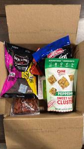 lot 4960 image: Buffalo chicken jerky plus Snacks & Treats Variety Lot  - Retail $0