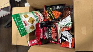 lot 4966 image: Original jerky plus Snacks & Treats Variety Lot  - Retail $0