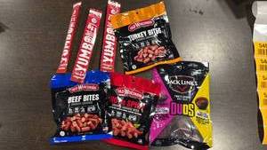 lot 4975 image: Mixed lot of Jerky #1 - Retail $0