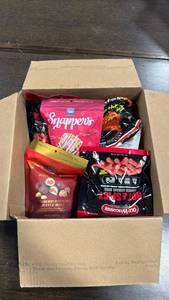 lot 4988 image: Rotisserie chicken jerky plus Snacks & Treats Variety Lot  - Retail $0