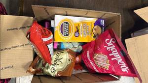 lot 5002 image: Teryaki and buffalo jerky plus Snacks & Treats Variety Lot  - Retail $0