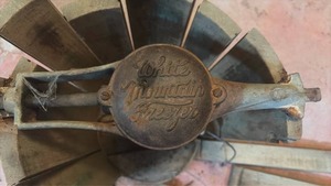 lot 110 image: White Mountain Freezer Hand-Crank Mechanism (Still attached to Broken Freezer Bucket)