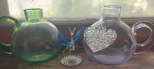 lot 124 image: Glass Decorative Ornaments & Vases